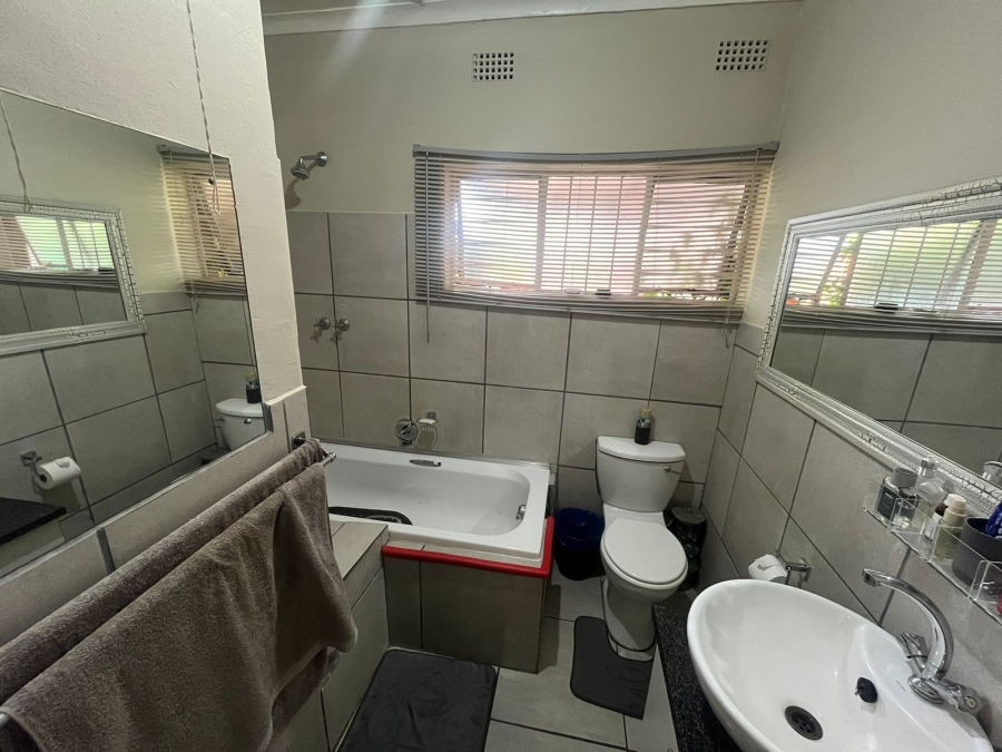 4 Bedroom Property for Sale in Protea Park North West